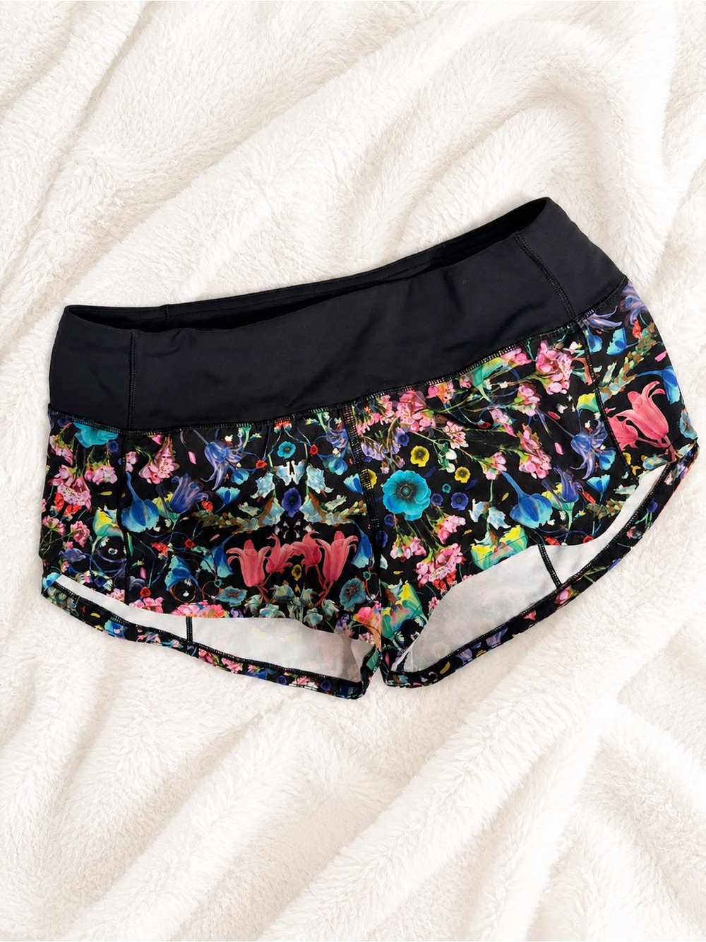 Lululemon Women’s Size 2 Floral Speed Shorts | Built-In Liner | Adjustable Waist